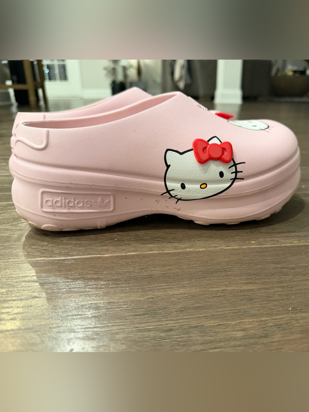 adidas Pink Hello Kitty Slip-On Clogs sz 10 - Picture 3 of 3